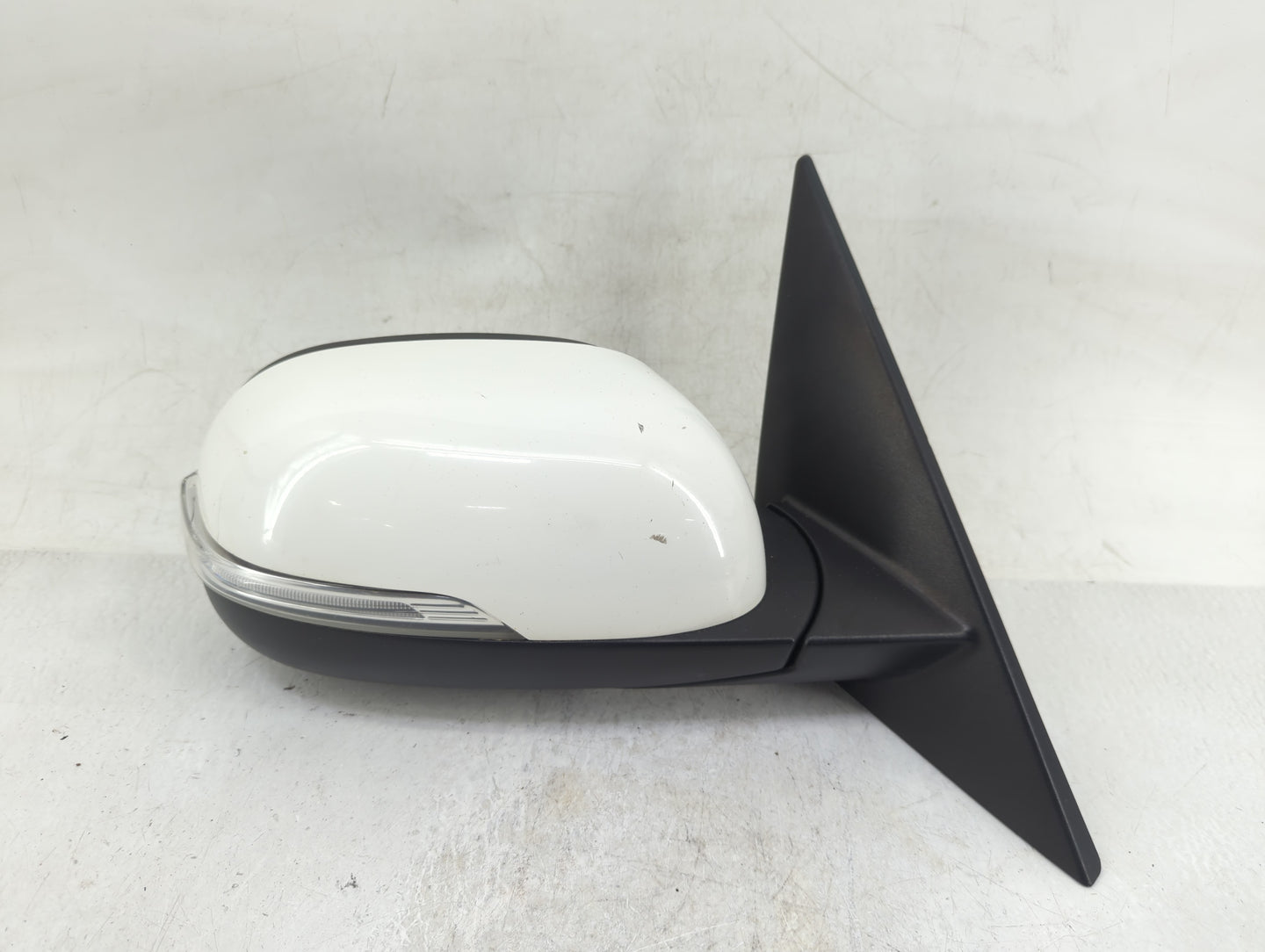 2014-2019 Kia Soul Passenger Right Side View Manual Door Mirror White - Oemusedautoparts1.com