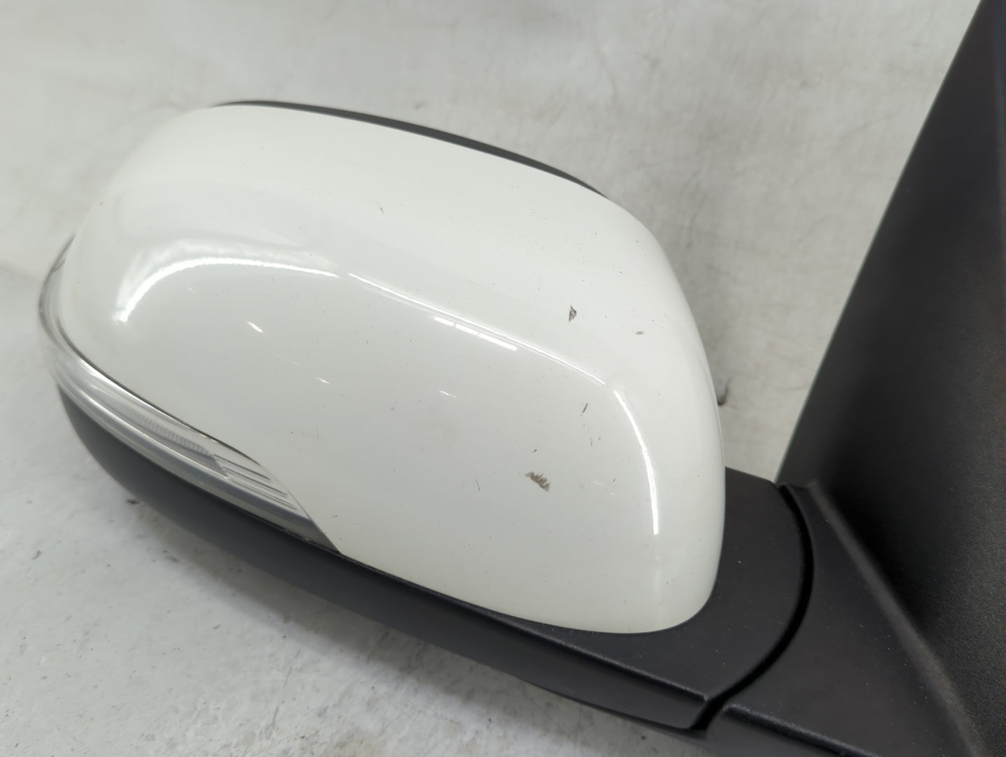 2014-2019 Kia Soul Passenger Right Side View Manual Door Mirror White - Oemusedautoparts1.com