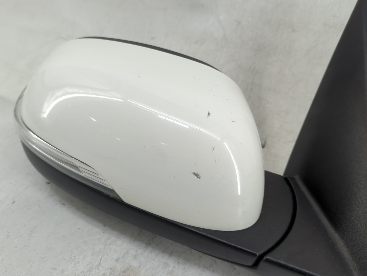 2014-2019 Kia Soul Passenger Right Side View Manual Door Mirror White - Oemusedautoparts1.com