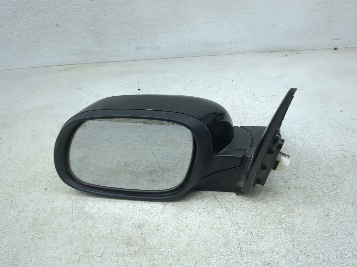 2014-2019 Kia Soul Driver Side View Mirror - Left Door Mirror OEM Used - Oemusedautoparts1.com