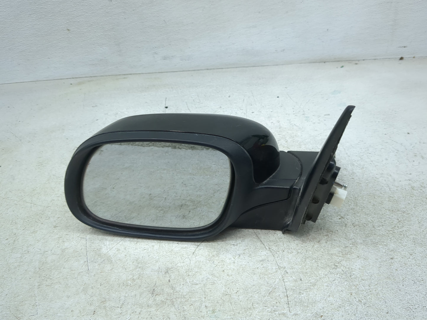 2014-2019 Kia Soul Driver Side View Mirror - Left Door Mirror OEM Used - Oemusedautoparts1.com