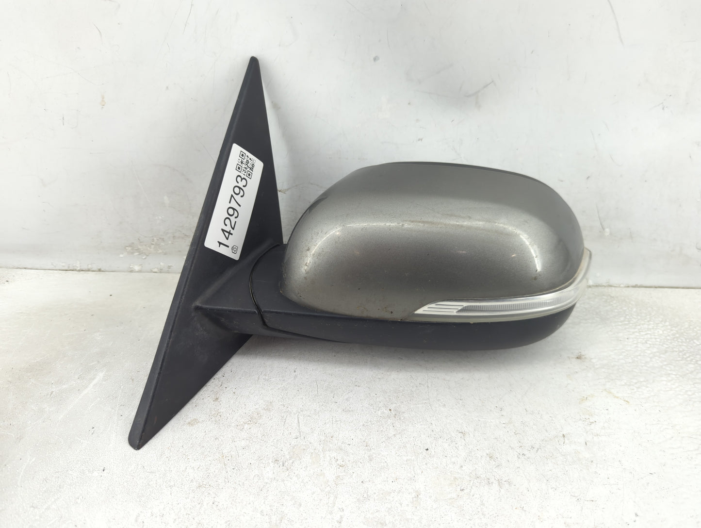 2014-2019 Kia Soul Driver Side View Mirror - Left Door Mirror OEM Used - Oemusedautoparts1.com