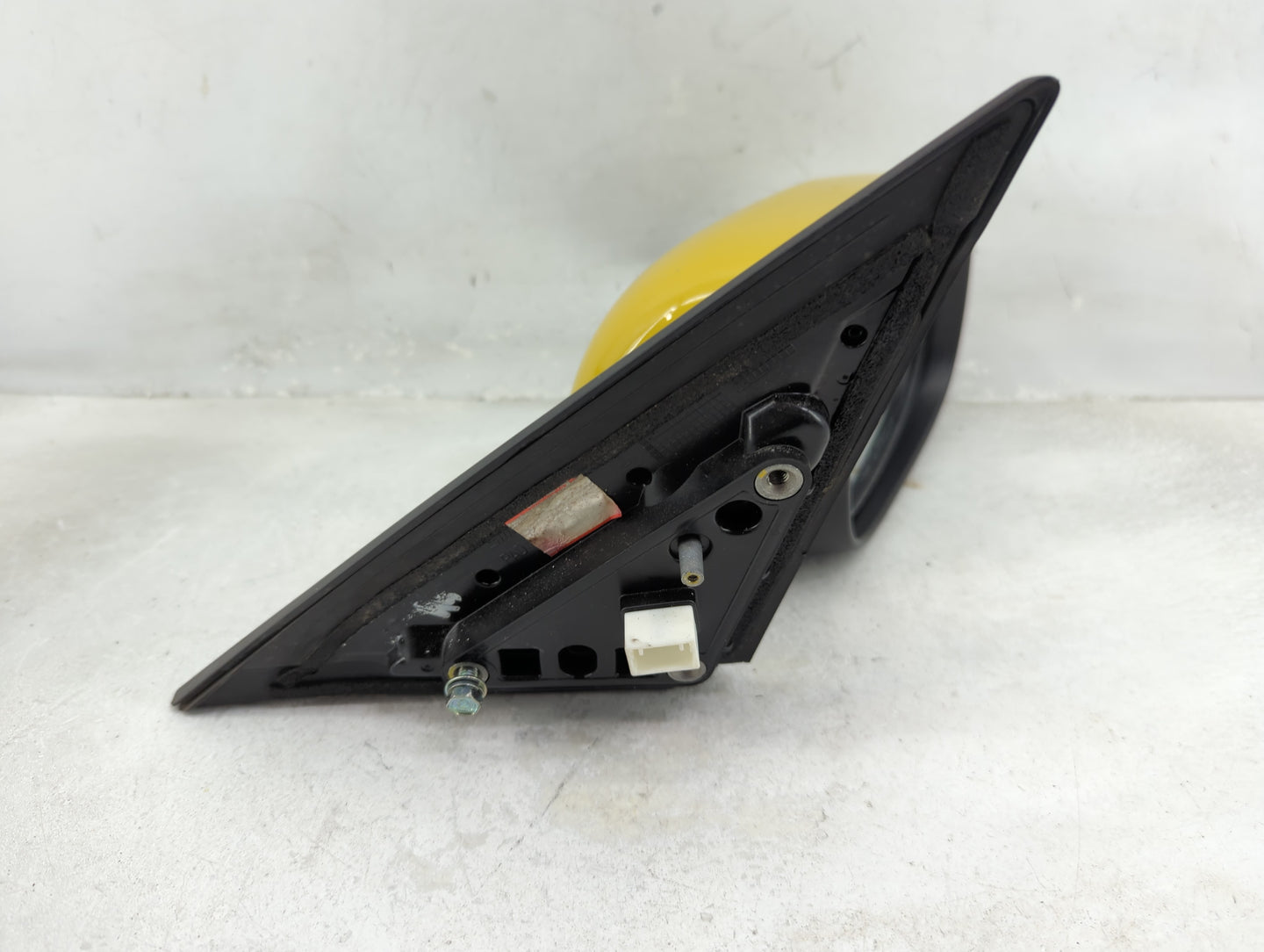 2014-2019 Kia Soul Passenger Right Side View Manual Door Mirror Yellow - Oemusedautoparts1.com