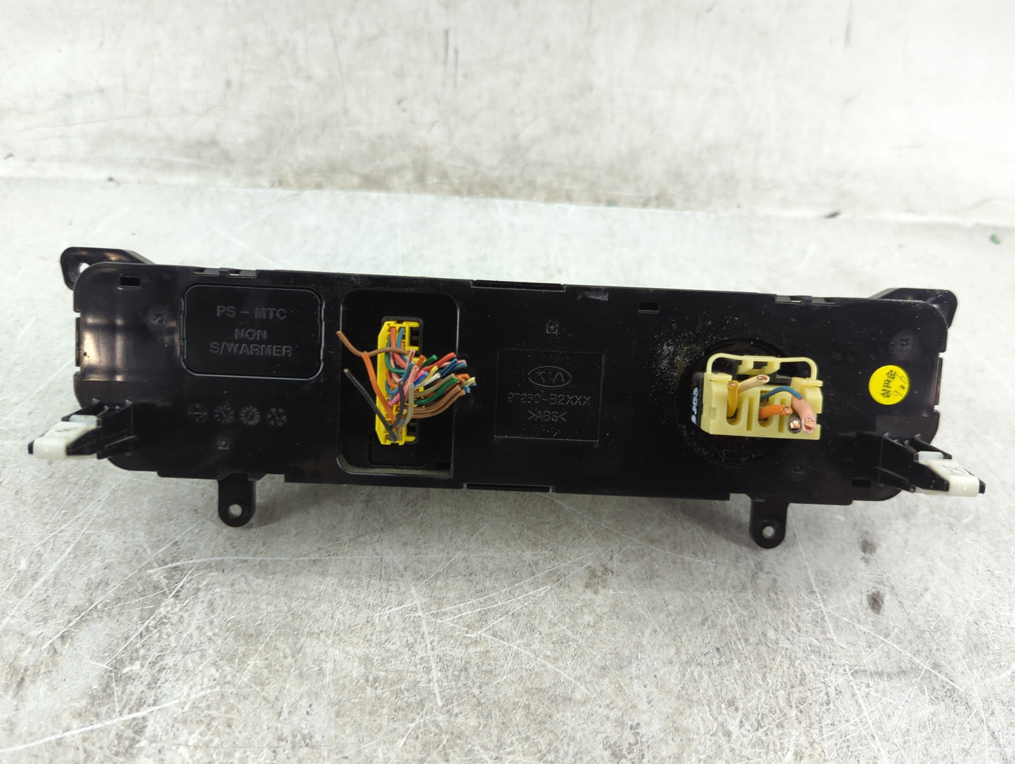 2014-2016 Kia Soul Climate Control Module Temperature AC/Heater Replacement P/N:C500-FGDCA01 97250-B2AS0ASB Fits OEM Used Au