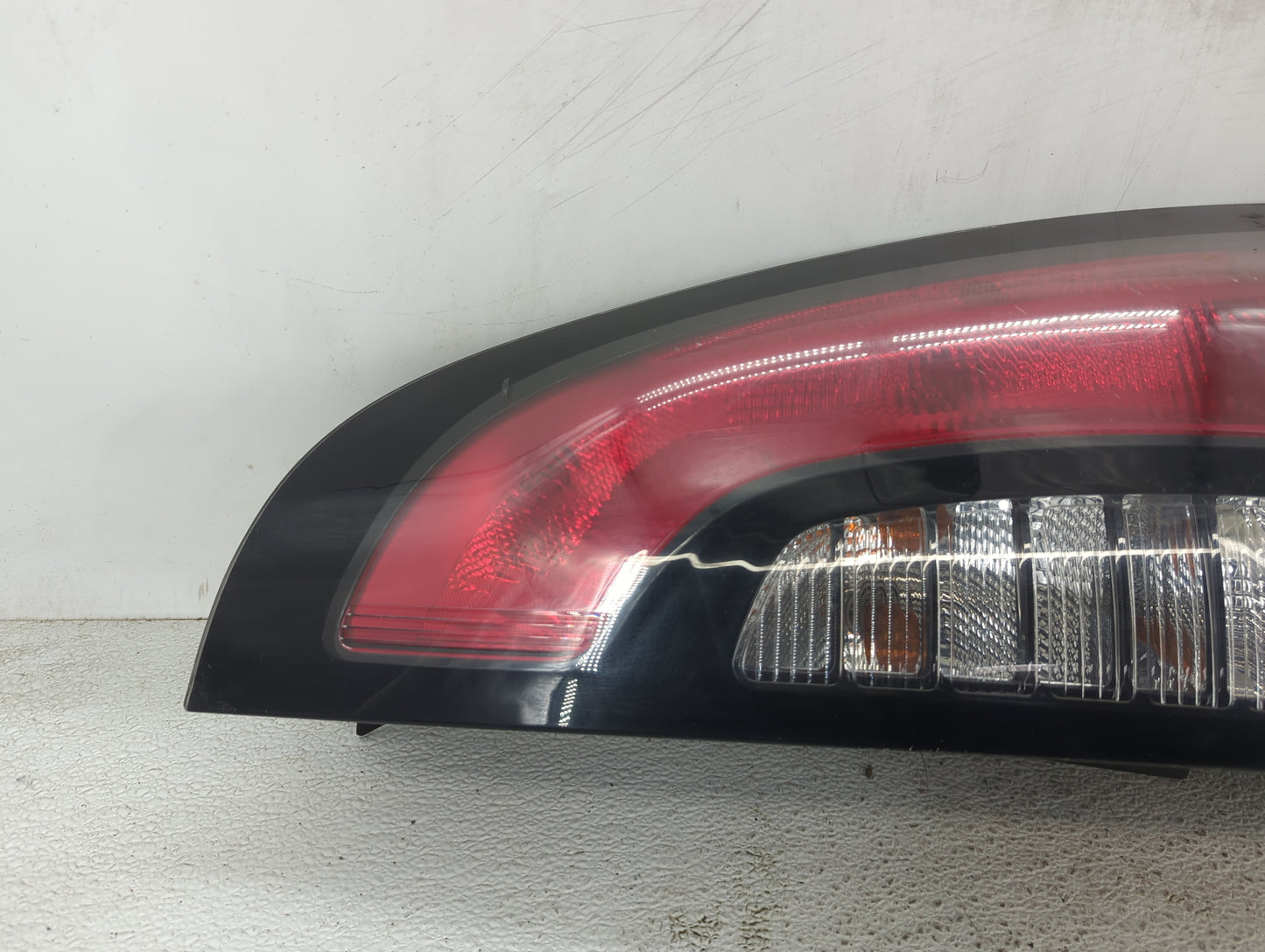 2014-2019 Kia Soul Tail Light Assembly Passenger Right OEM P/N:92402-B2030 Fits Fits 2014 2015 2016 2017 2018 2019 OEM Used 