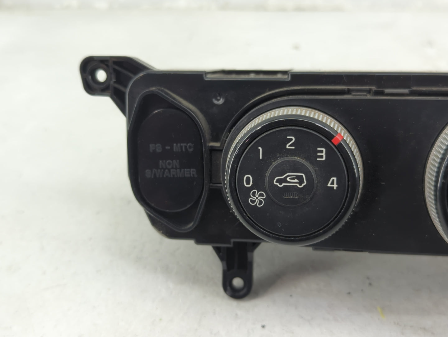 2014-2016 Kia Soul Climate Control Module Temperature AC/Heater Replacement P/N:97250-B2AS0ASB 97250-B2XXX Fits OEM Used Aut