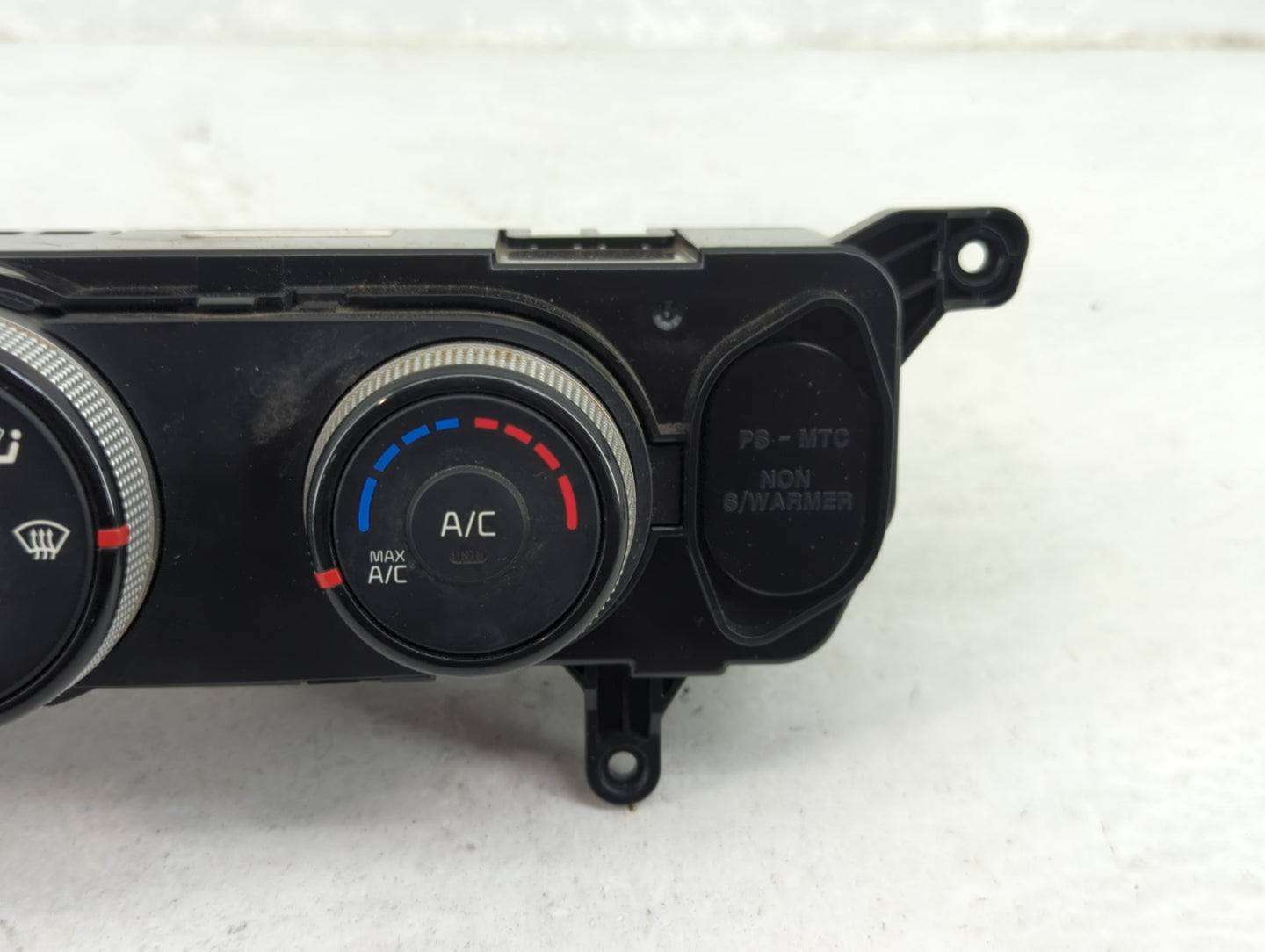 2014-2016 Kia Soul Climate Control Module Temperature AC/Heater Replacement P/N:97250-B2AS0ASB 97250-B2XXX Fits OEM Used Aut