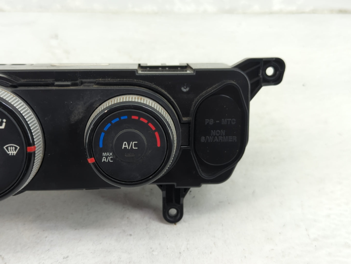 2014-2016 Kia Soul Climate Control Module Temperature AC/Heater Replacement P/N:97250-B2AS0ASB 97250-B2XXX Fits OEM Used Aut