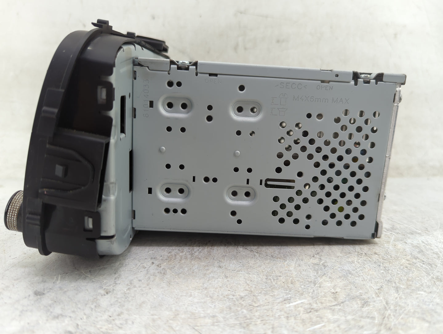 2014-2016 Kia Soul Radio AM FM Cd Player Receiver Replacement P/N:96170B2090CA AM1A0B2AN Fits Fits 2014 2015 2016 OEM Used A