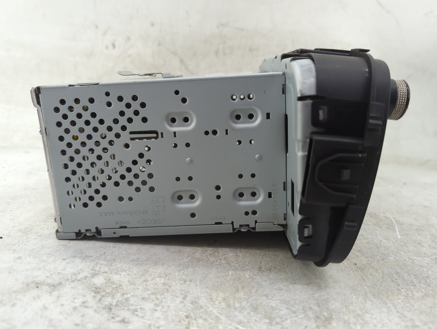 2014-2016 Kia Soul Radio AM FM Cd Player Receiver Replacement P/N:96170B2090CA AM1A0B2AN Fits Fits 2014 2015 2016 OEM Used A