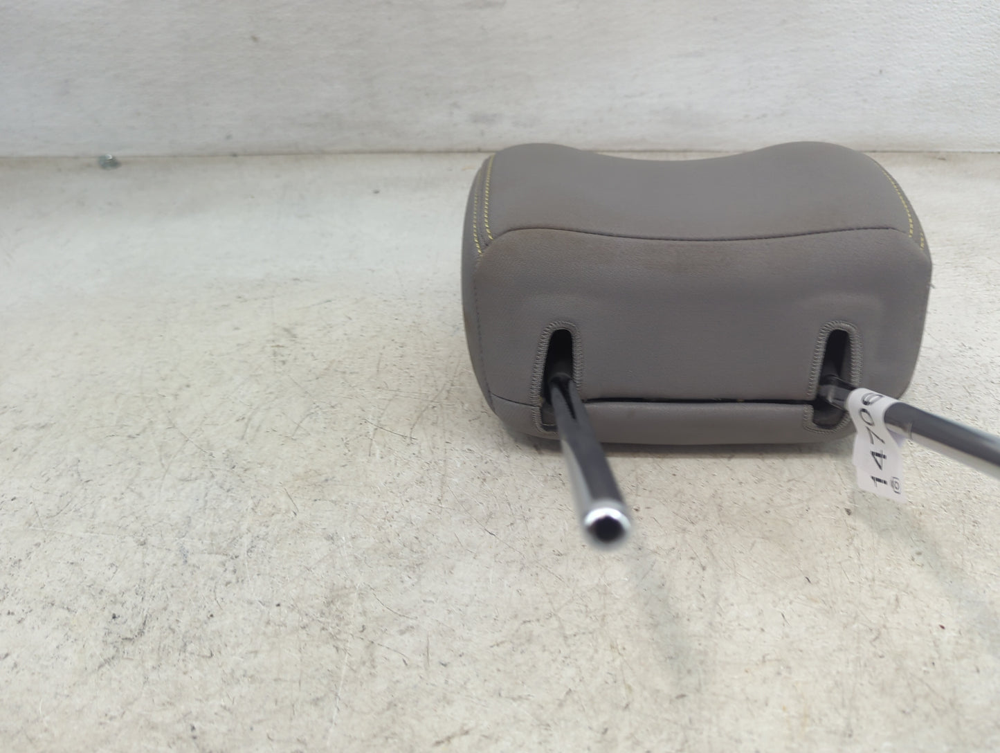 2014-2016 Kia Soul Headrest Head Rest Front Driver Seat Grey - Oemusedautoparts1.com