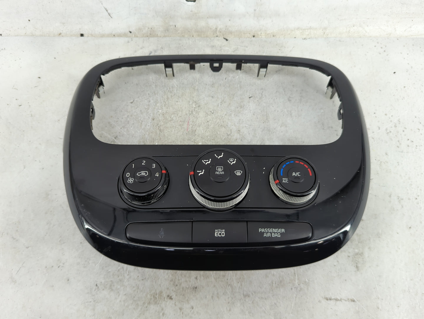 2014 Kia Soul Climate Control Module Temperature AC/Heater Replacement P/N:PS P00A KCW 00494 Fits OEM Used Auto Parts - Oemu