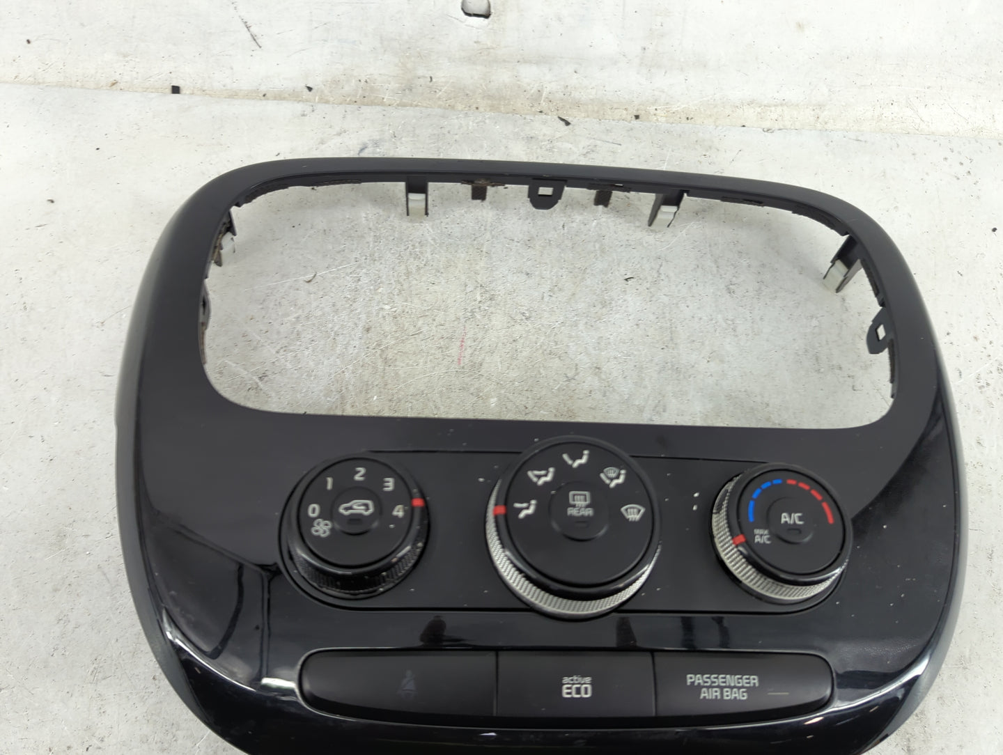 2014 Kia Soul Climate Control Module Temperature AC/Heater Replacement P/N:PS P00A KCW 00494 Fits OEM Used Auto Parts - Oemu