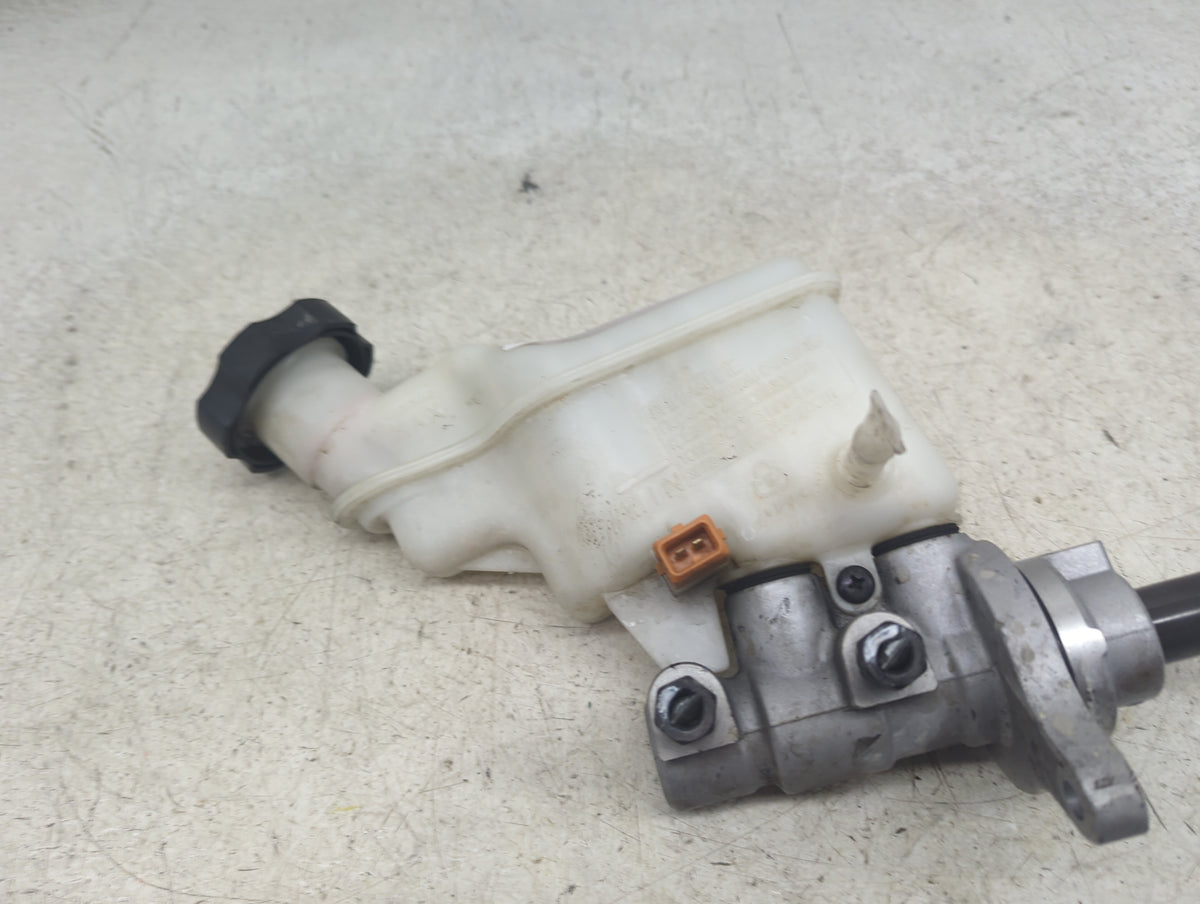 2014-2016 Kia Soul Brake Master Cylinder 1498235 - Oemusedautoparts1.com