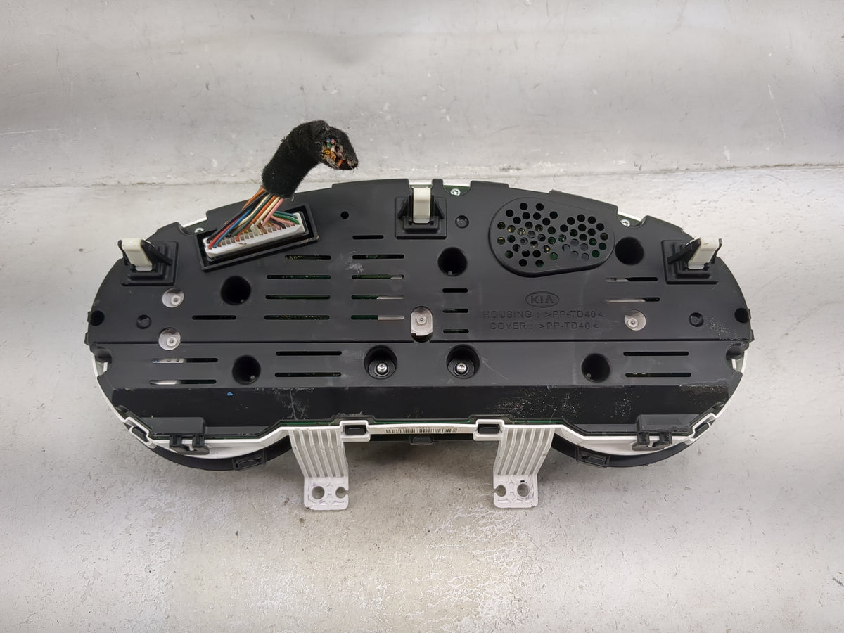 2014-2015 Kia Soul Instrument Cluster Speedometer Gauges P/N:94006-B2540 Miles: Fits Fits 2014 2015 OEM Used Auto Parts - Oe