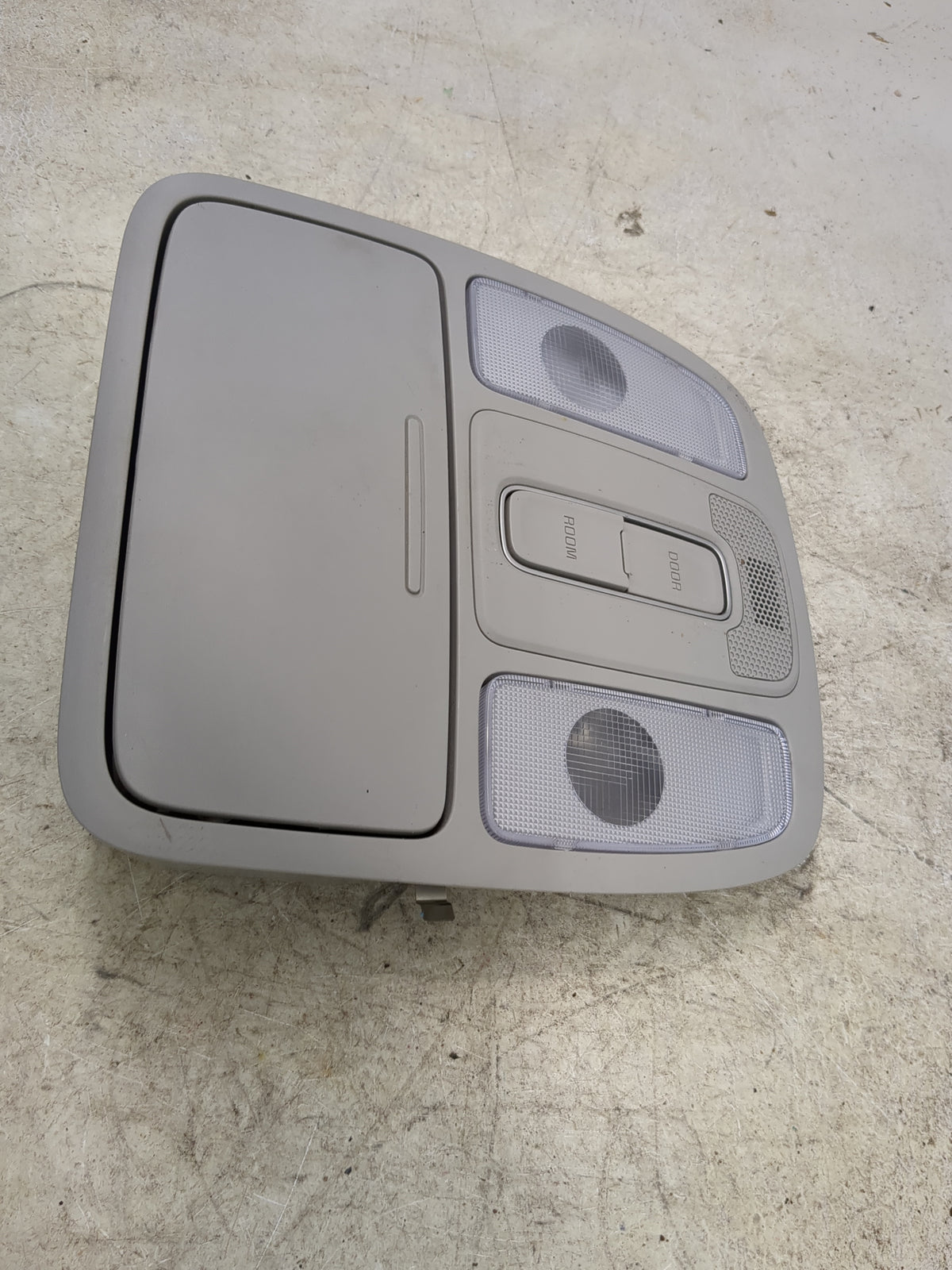2014-2019 Kia Soul Overhead Roof Console Gray - Oemusedautoparts1.com