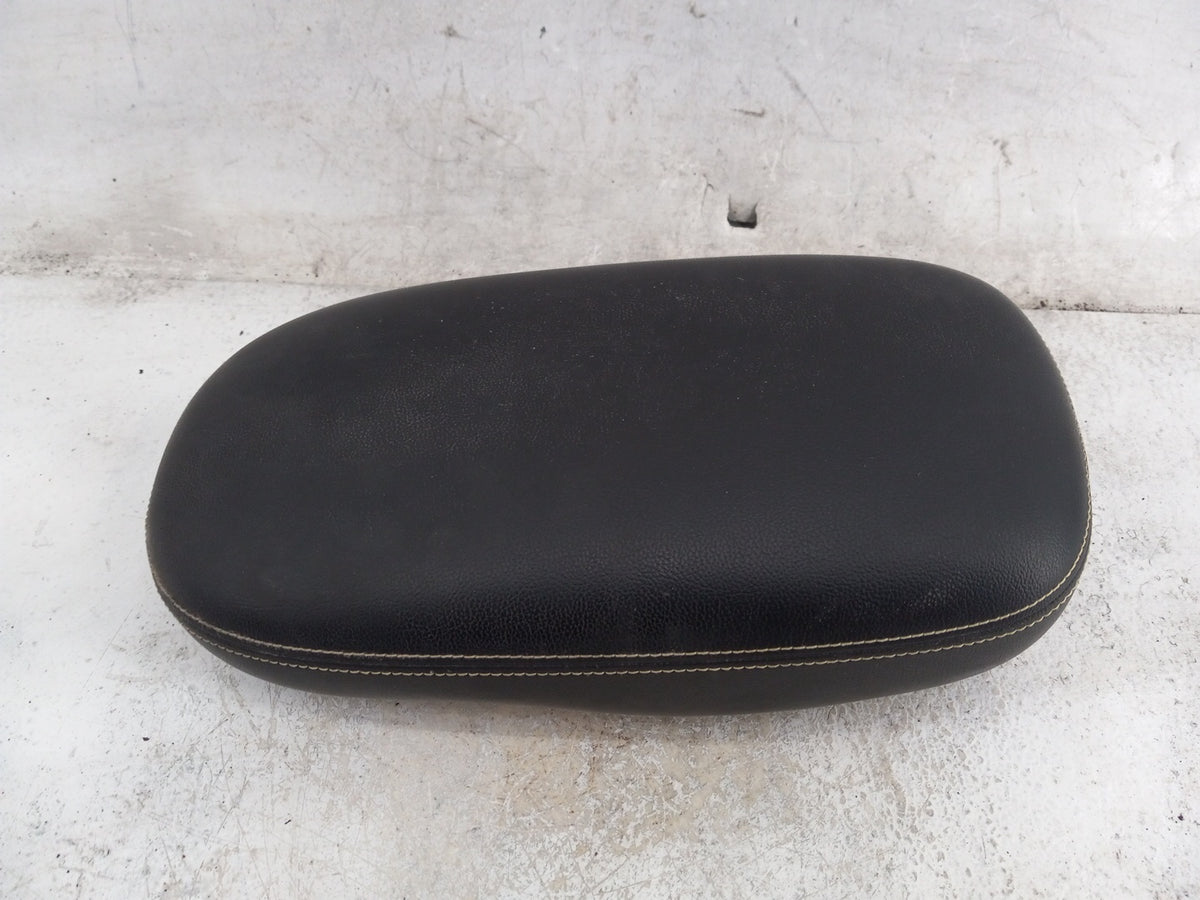 2014 Kia Soul Center Console Armrest Cover Lid Fits OEM Used Auto Parts - Oemusedautoparts1.com