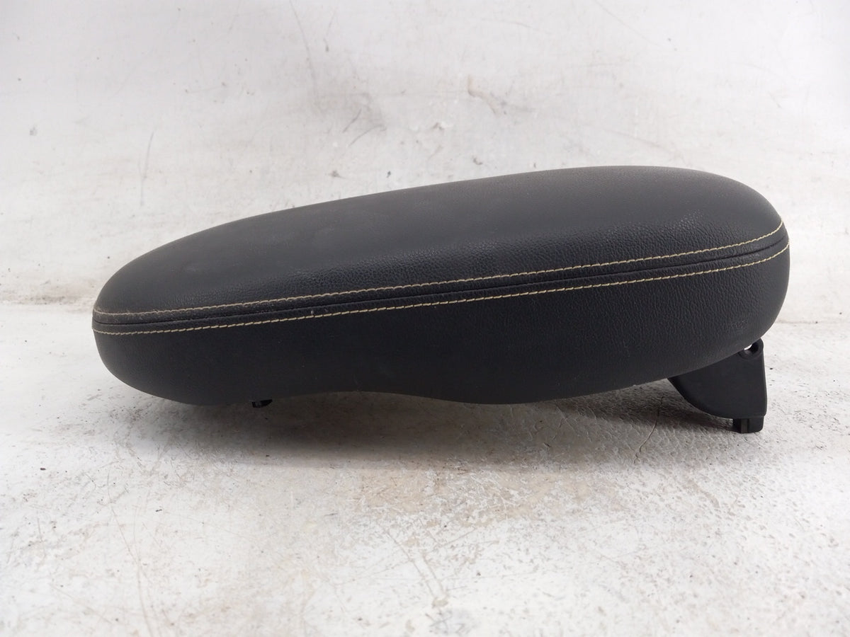 2014 Kia Soul Center Console Armrest Cover Lid Fits OEM Used Auto Parts - Oemusedautoparts1.com