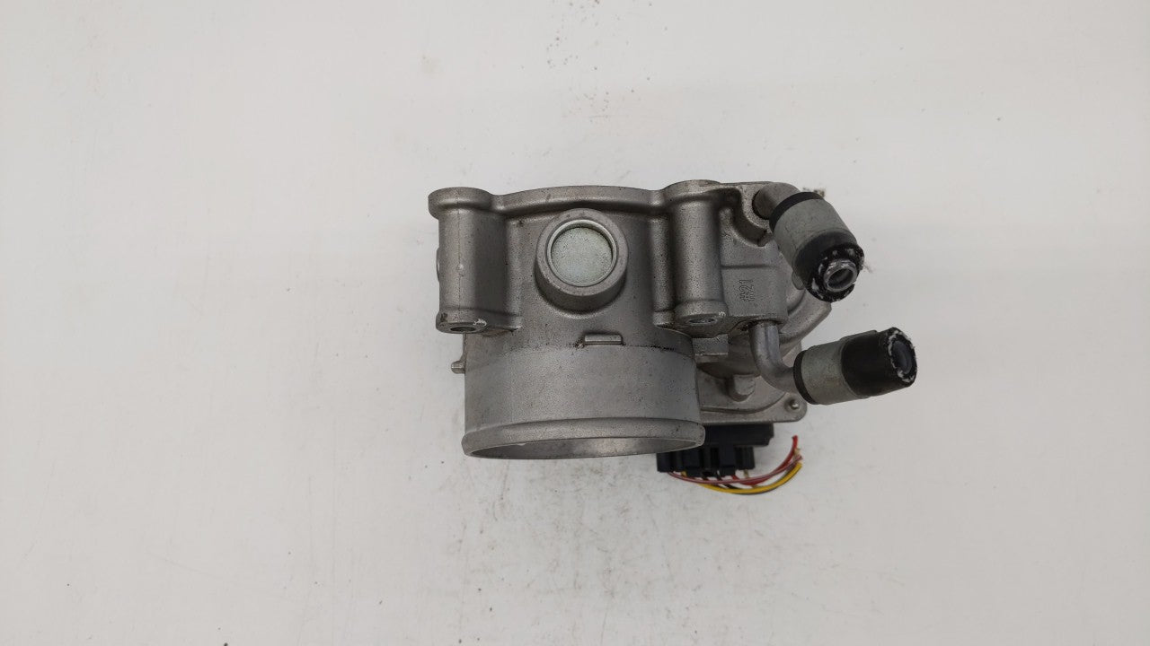 2014-2019 Kia Soul Throttle Body P/N:35100-2E000 Fits Fits 2011 2012 2013 2014 2015 2016 2017 2018 2019 OEM Used Auto Parts 