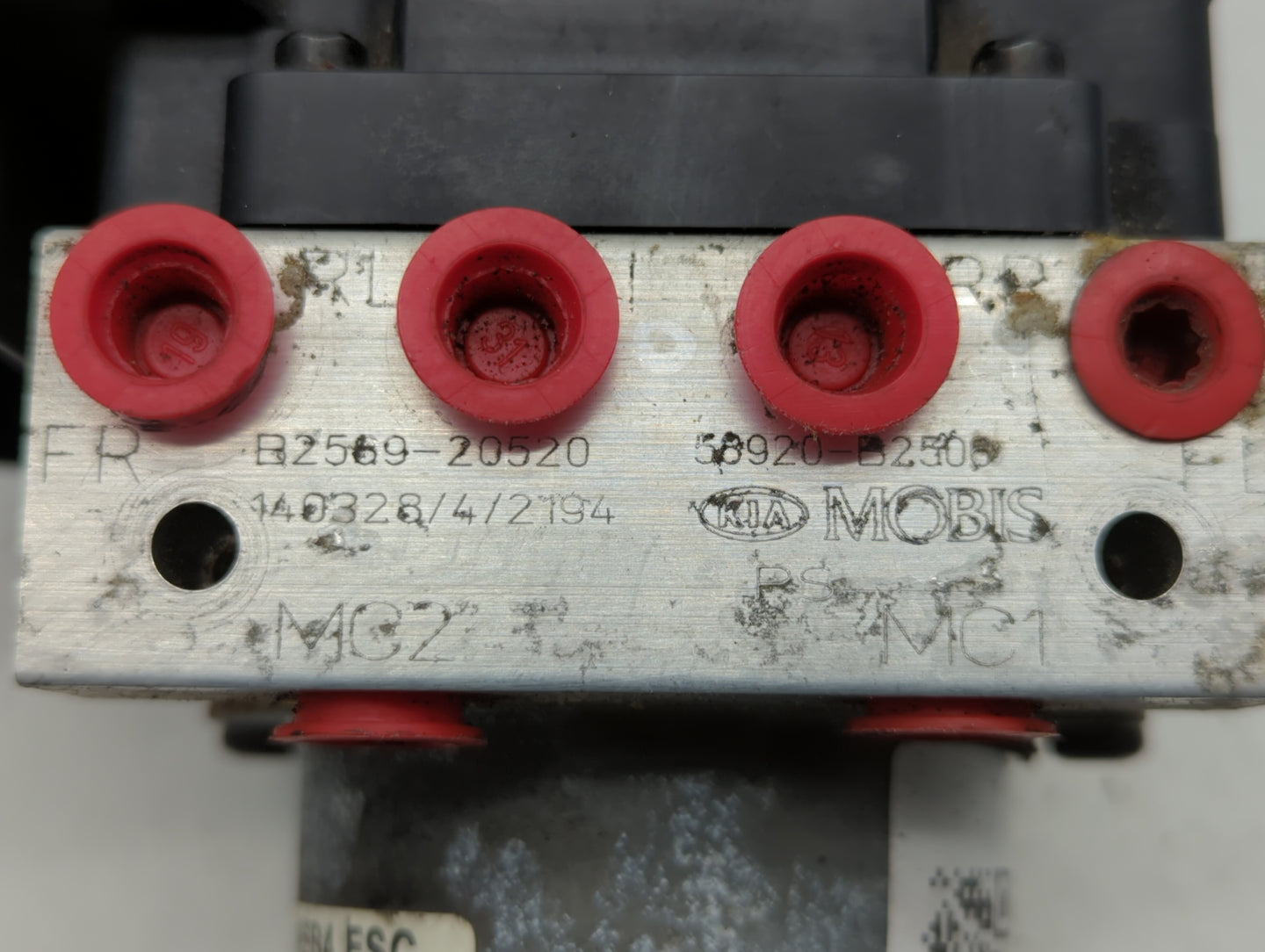 2014-2015 Kia Soul ABS Pump Control Module Replacement P/N:58900-B2506 58929-B2506, 58920-B2506 Fits Fits 2014 2015 OEM Used