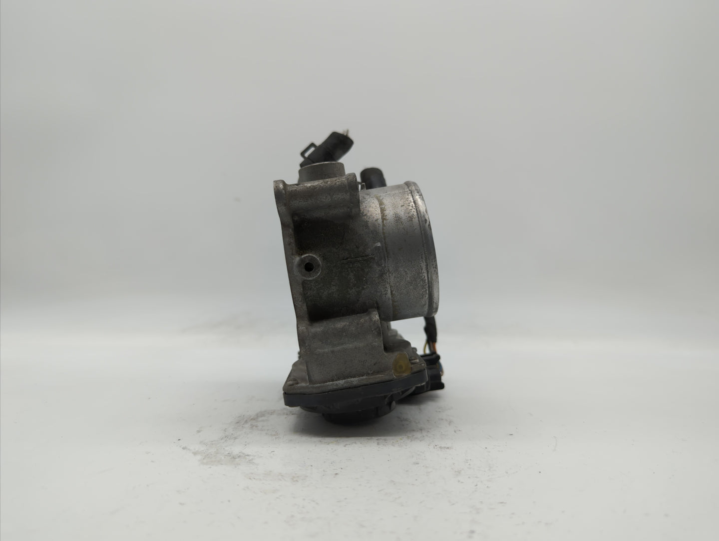 2014-2019 Kia Soul Throttle Body P/N:35100-2E710 35100-2E000 Fits Fits 2011 2012 2013 2014 2015 2016 2017 2018 2019 OEM Used