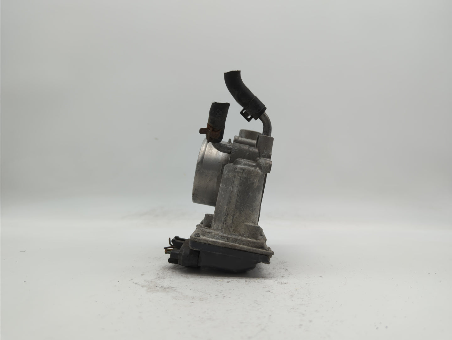 2014-2019 Kia Soul Throttle Body P/N:35100-2E710 35100-2E000 Fits Fits 2011 2012 2013 2014 2015 2016 2017 2018 2019 OEM Used