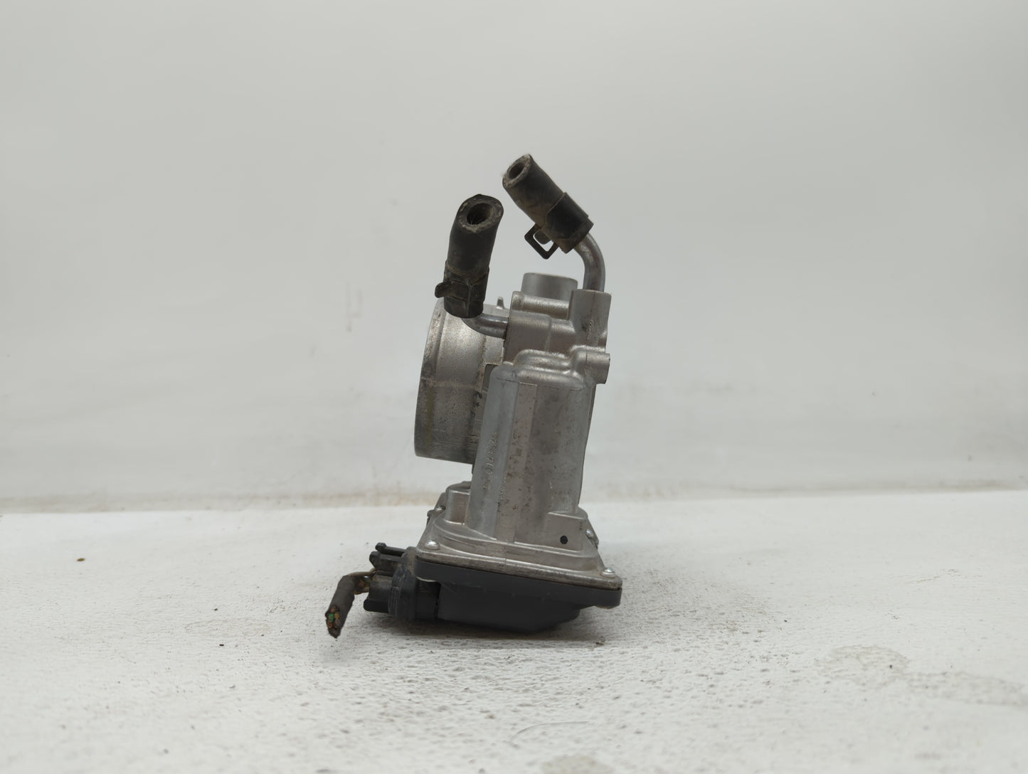 2014-2019 Kia Soul Throttle Body P/N:35100-2E000 1302150124, 35100-2E710 Fits Fits 2011 2012 2013 2014 2015 2016 2017 2018 2