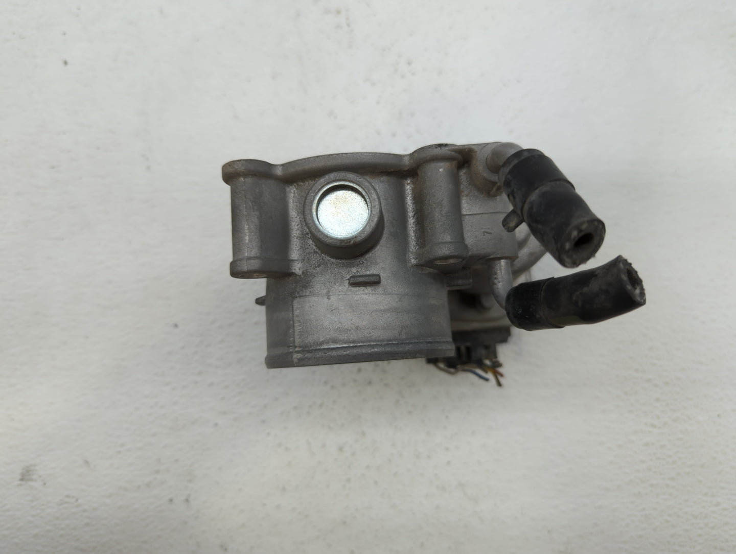 2014-2019 Kia Soul Throttle Body P/N:35100-2E000 1302150124, 35100-2E710 Fits Fits 2011 2012 2013 2014 2015 2016 2017 2018 2