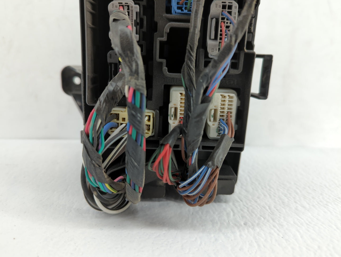 2014 Kia Soul Fusebox Fuse Box Panel Relay Module P/N:91950-B2090 91950-B2050 Fits OEM Used Auto Parts - Oemusedautoparts1.c