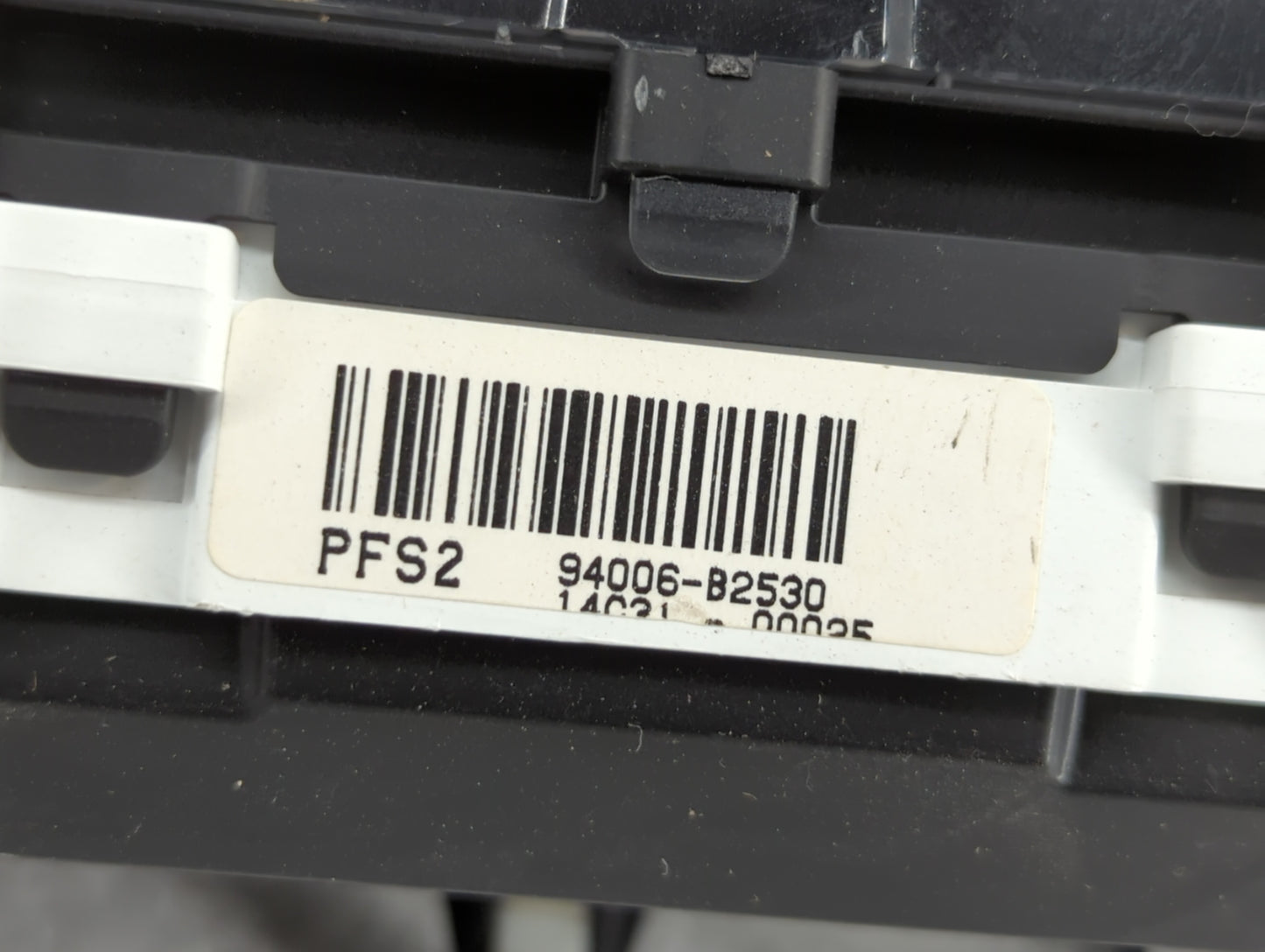 2014-2015 Kia Soul Instrument Cluster Speedometer Gauges P/N:94006-B2530 Fits Fits 2014 2015 OEM Used Auto Parts - Oemusedau