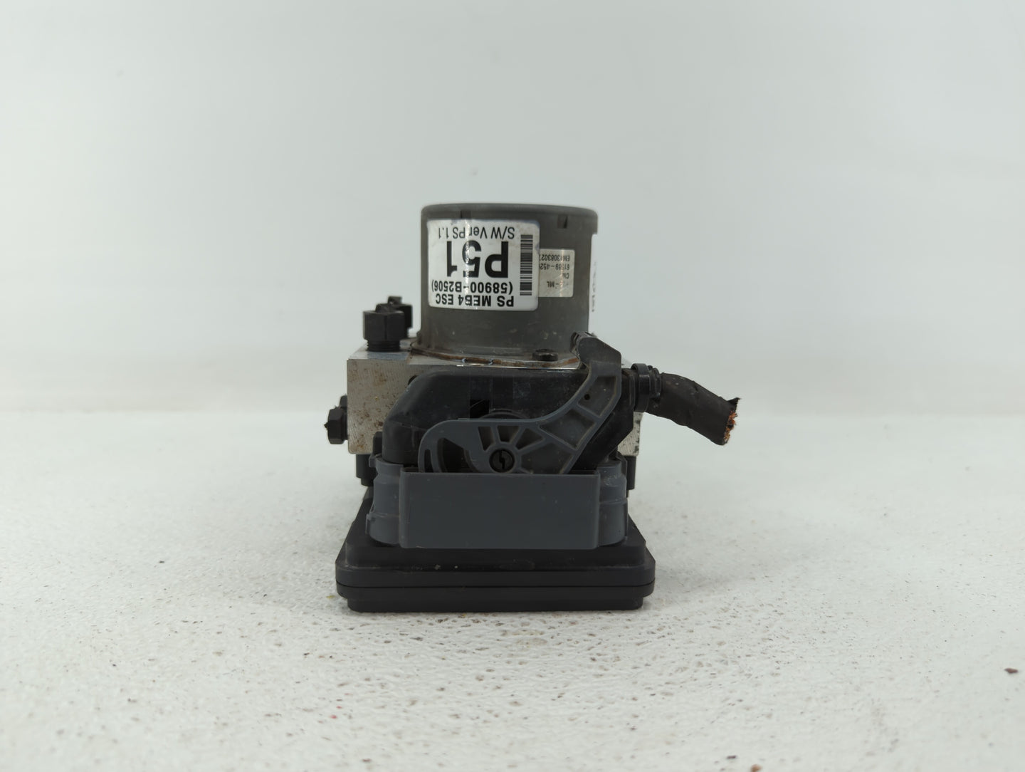 2014-2015 Kia Soul ABS Pump Control Module Replacement P/N:58900-B2506 58929-B2506, 58920-B2506 Fits Fits 2014 2015 OEM Used