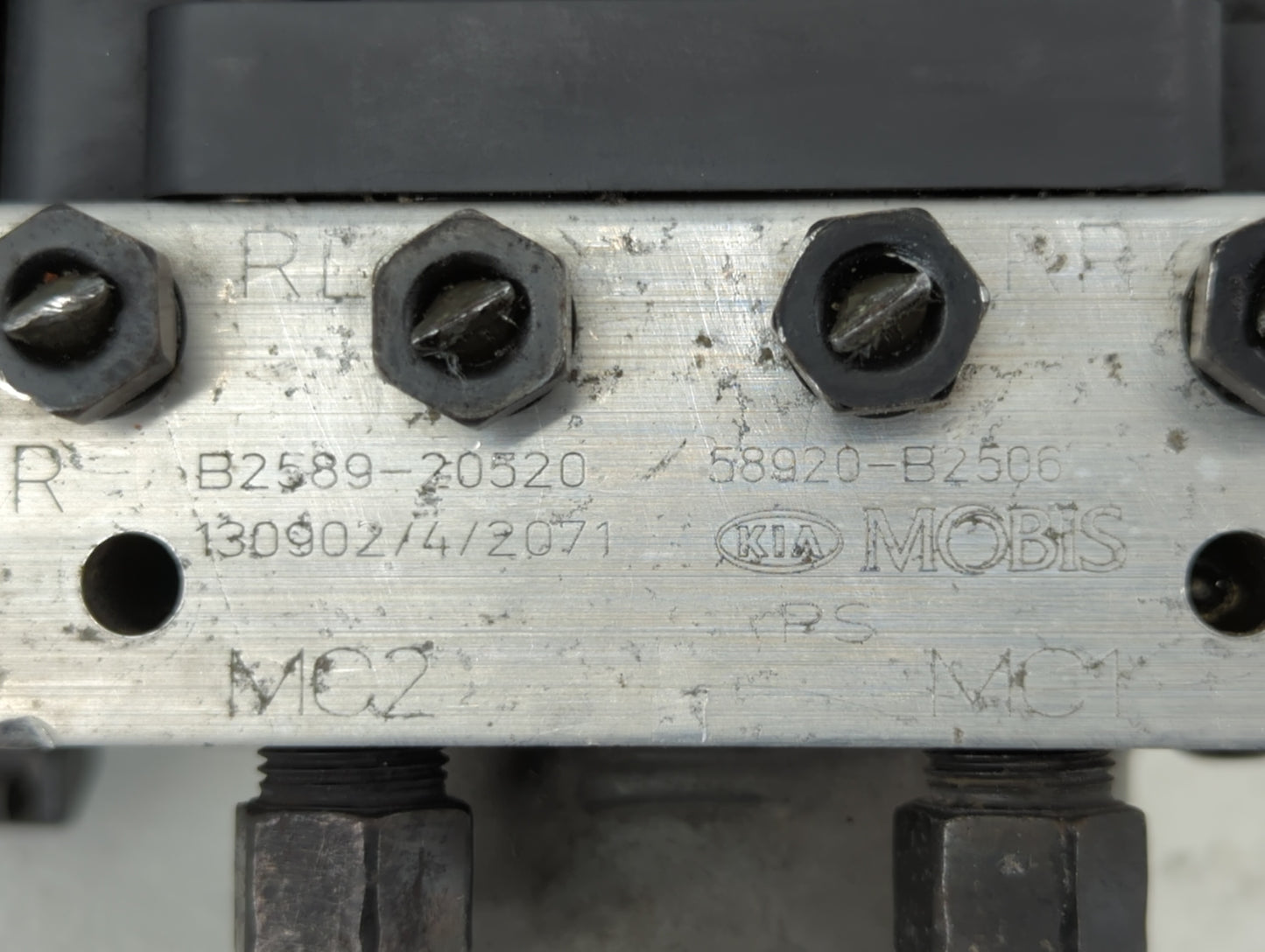 2014-2015 Kia Soul ABS Pump Control Module Replacement P/N:58900-B2506 58929-B2506, 58920-B2506 Fits Fits 2014 2015 OEM Used