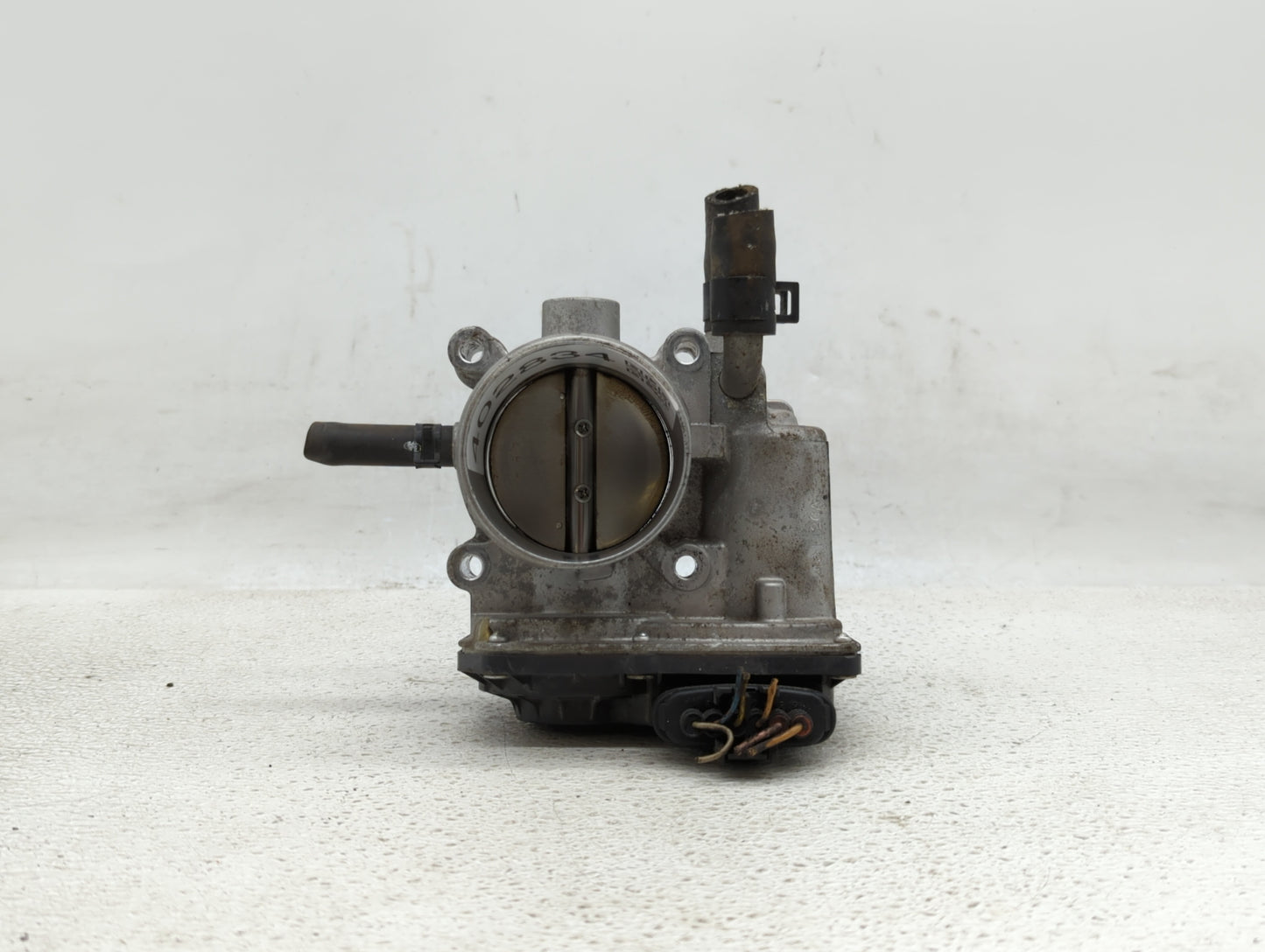 2012-2019 Kia Soul Throttle Body P/N:35100-2B300 Fits Fits 2012 2013 2014 2015 2016 2017 2018 2019 OEM Used Auto Parts - Oem