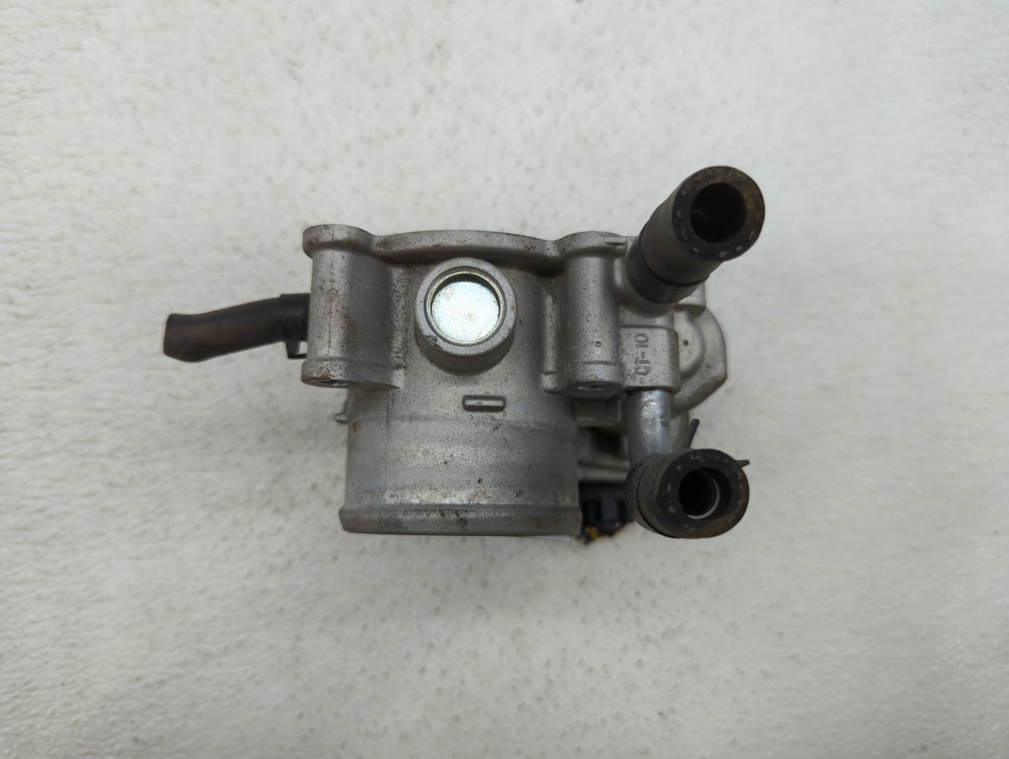 2012-2019 Kia Soul Throttle Body P/N:35100-2B300 Fits Fits 2012 2013 2014 2015 2016 2017 2018 2019 OEM Used Auto Parts - Oem