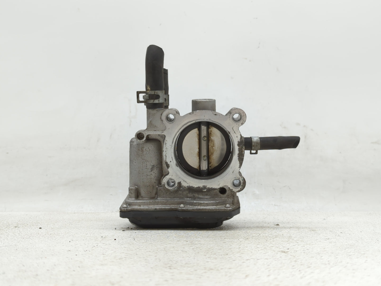 2012-2019 Kia Soul Throttle Body P/N:35100-2B300 Fits Fits 2012 2013 2014 2015 2016 2017 2018 2019 OEM Used Auto Parts - Oem