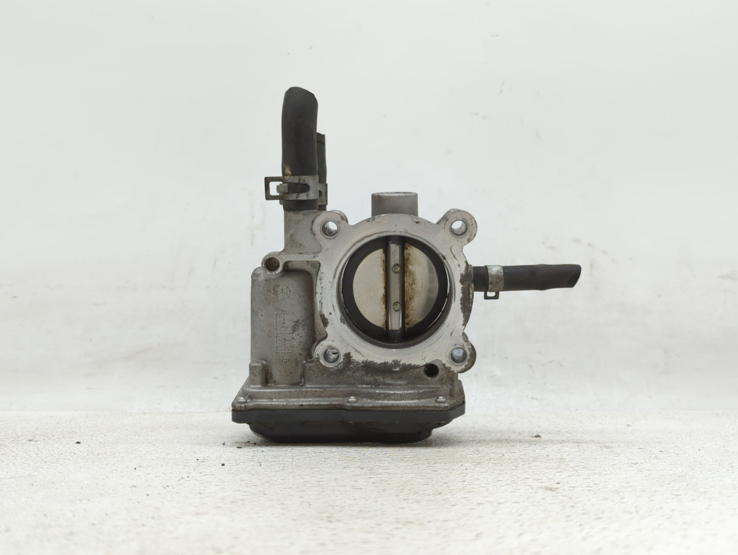 2012-2019 Kia Soul Throttle Body P/N:35100-2B300 Fits Fits 2012 2013 2014 2015 2016 2017 2018 2019 OEM Used Auto Parts - Oem