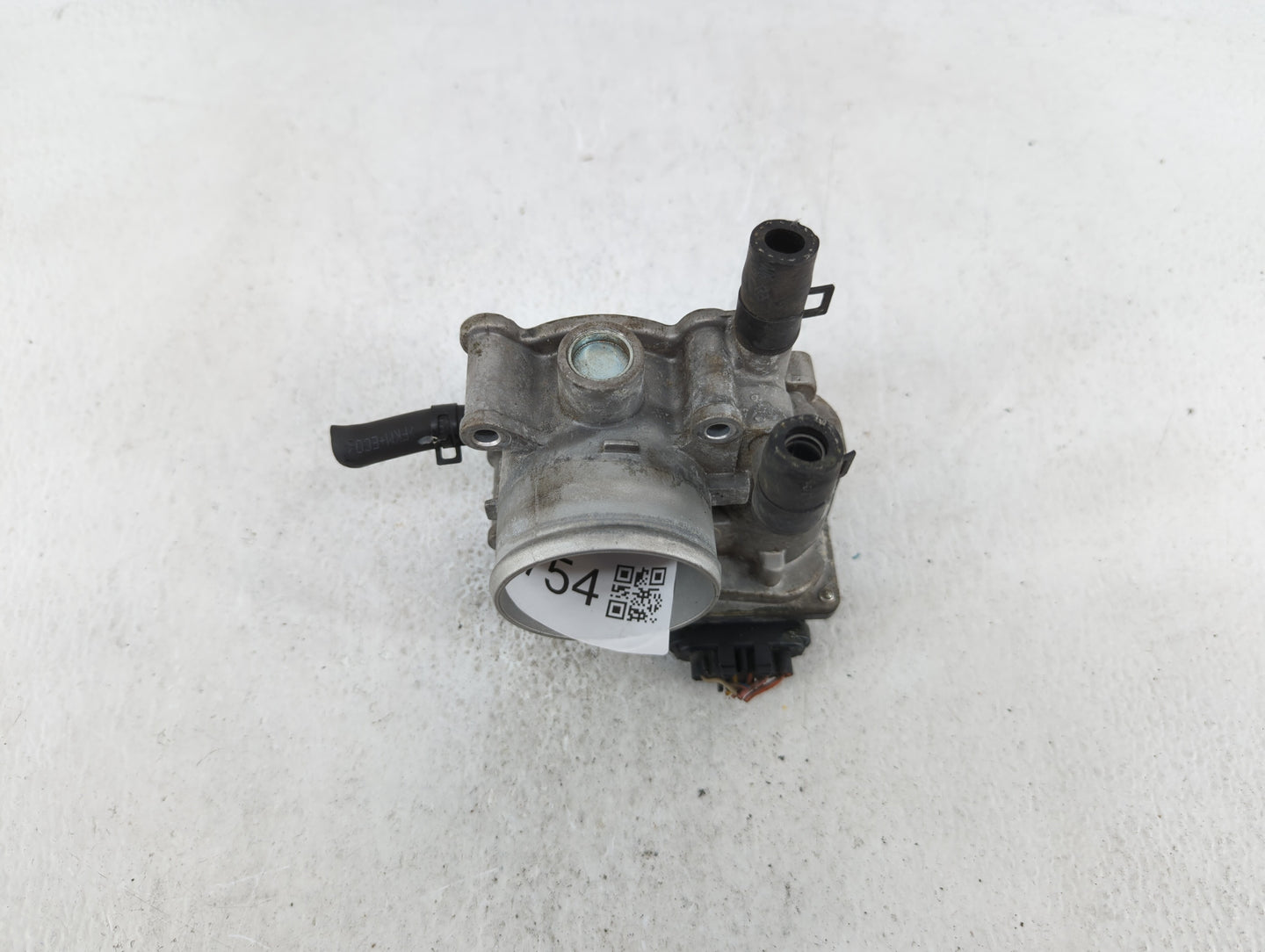 2012-2019 Kia Soul Throttle Body P/N:35100-2B300 Fits Fits 2012 2013 2014 2015 2016 2017 2018 2019 OEM Used Auto Parts - Oem
