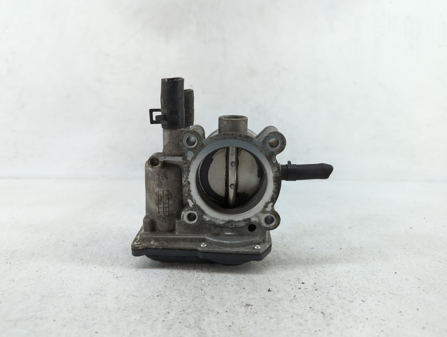 2012-2019 Kia Soul Throttle Body P/N:35100-2B300 Fits Fits 2012 2013 2014 2015 2016 2017 2018 2019 OEM Used Auto Parts - Oem