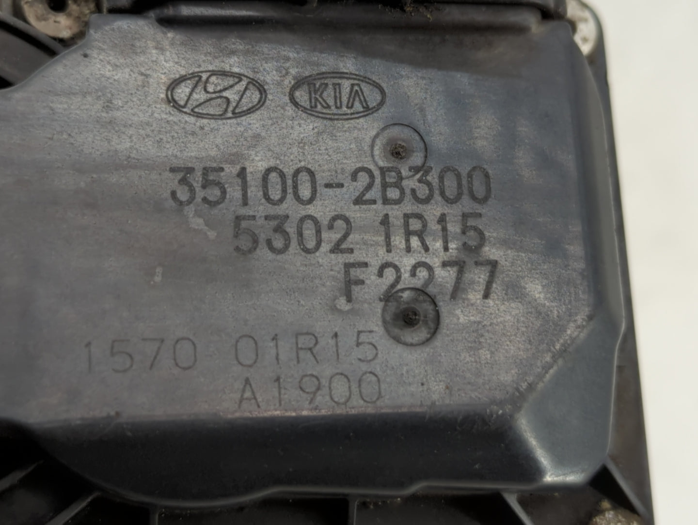 2012-2019 Kia Soul Throttle Body P/N:35100-2B300 Fits Fits 2012 2013 2014 2015 2016 2017 2018 2019 OEM Used Auto Parts - Oem