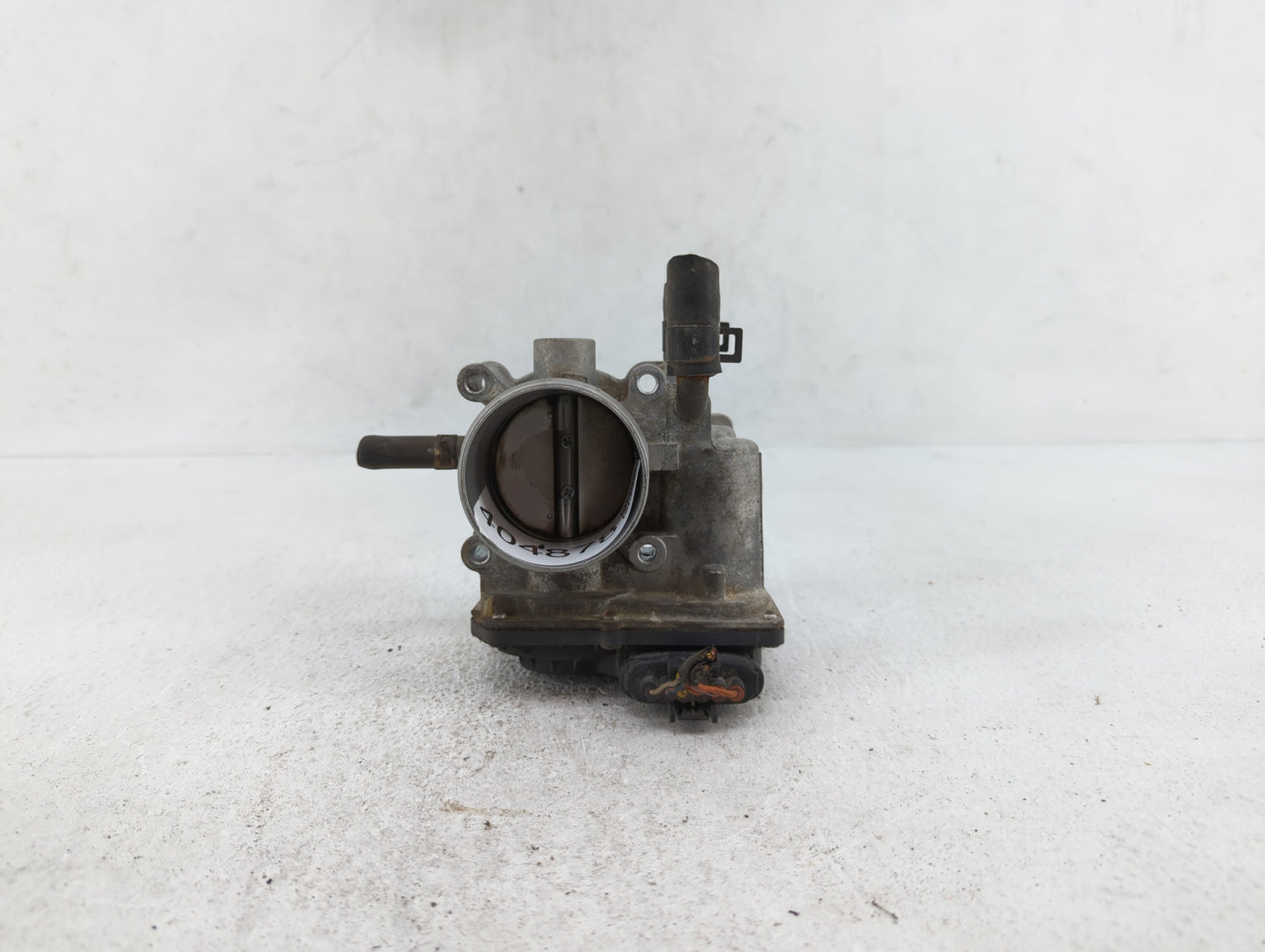 2012-2019 Kia Soul Throttle Body P/N:35100-2B300 Fits Fits 2012 2013 2014 2015 2016 2017 2018 2019 OEM Used Auto Parts - Oem