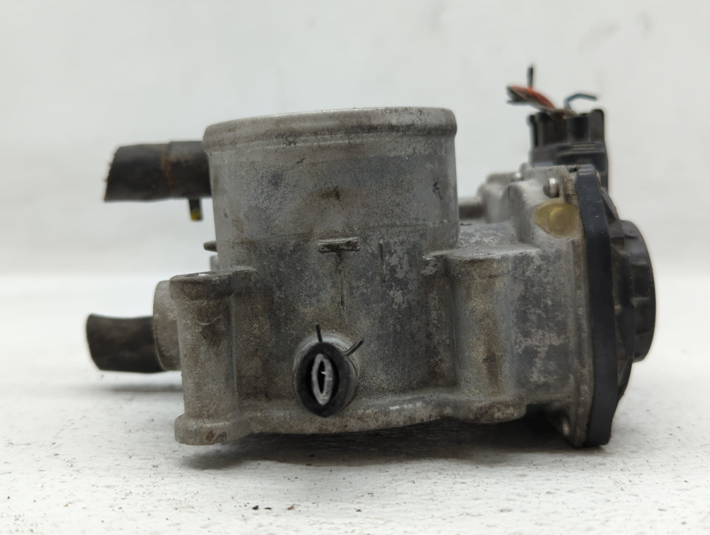 2012-2019 Kia Soul Throttle Body P/N:35100-2B300 Fits Fits 2012 2013 2014 2015 2016 2017 2018 2019 OEM Used Auto Parts - Oem