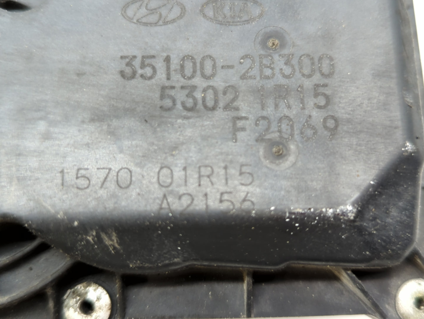 2012-2019 Kia Soul Throttle Body P/N:35100-2B300 Fits Fits 2012 2013 2014 2015 2016 2017 2018 2019 OEM Used Auto Parts - Oem