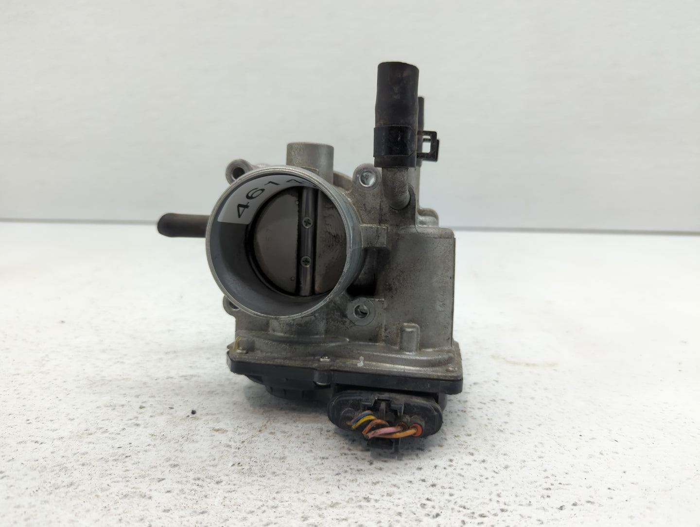 2012-2019 Kia Soul Throttle Body P/N:35100-2B300 Fits Fits 2012 2013 2014 2015 2016 2017 2018 2019 OEM Used Auto Parts - Oem