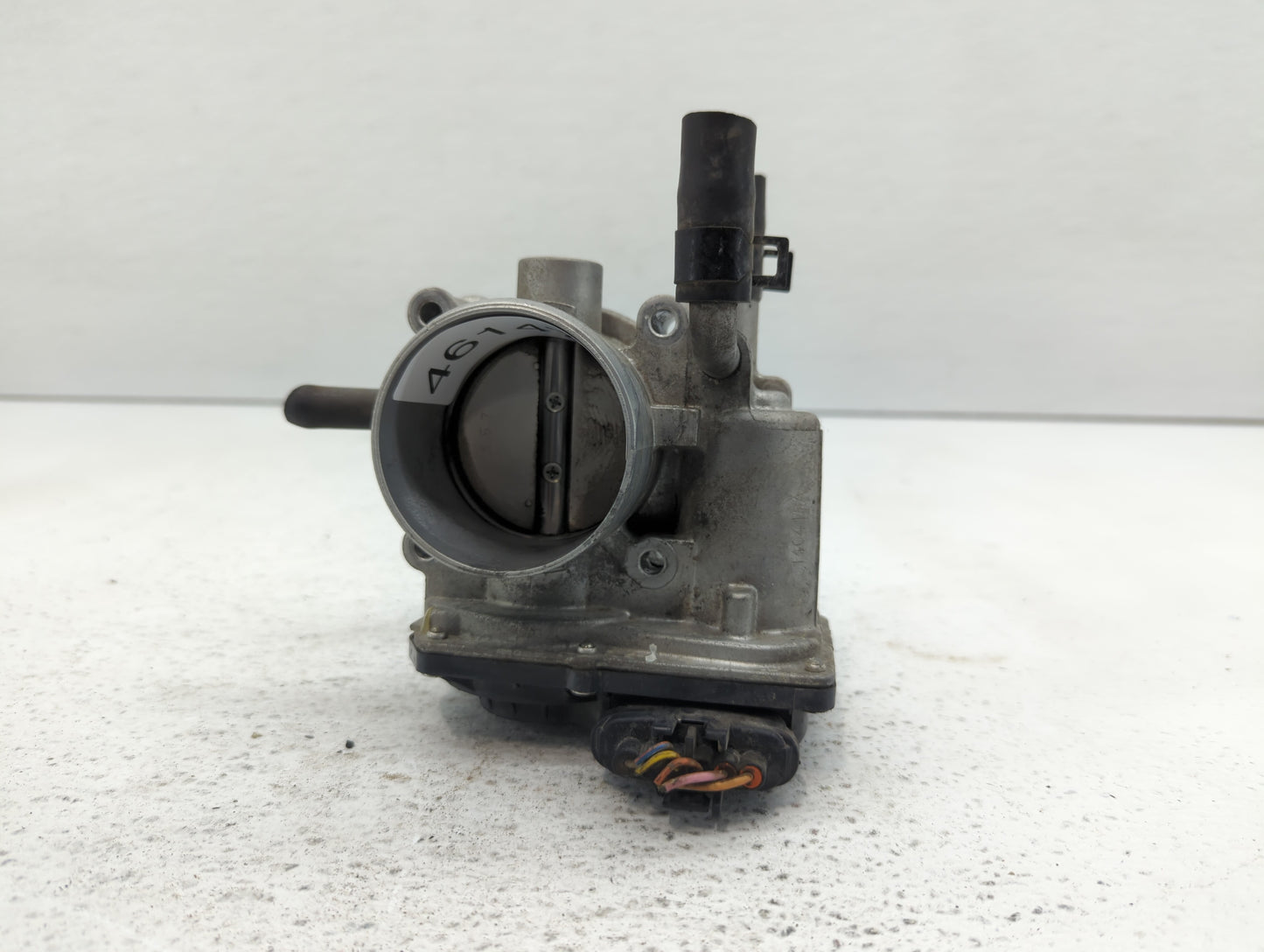 2012-2019 Kia Soul Throttle Body P/N:35100-2B300 Fits Fits 2012 2013 2014 2015 2016 2017 2018 2019 OEM Used Auto Parts - Oem