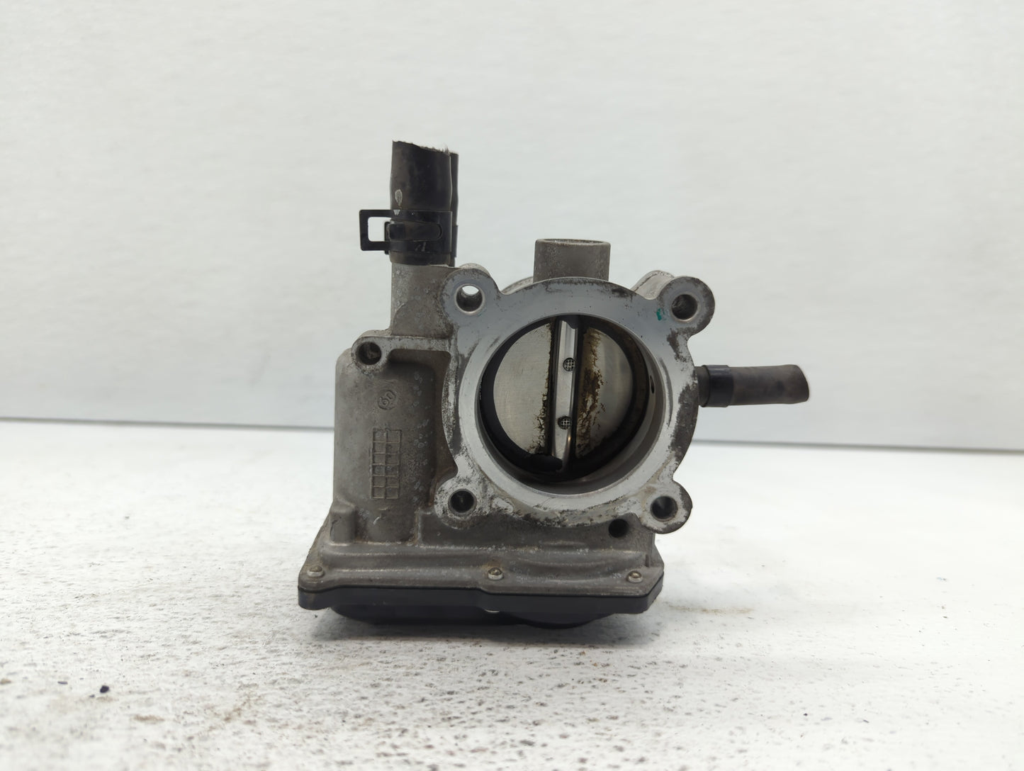 2012-2019 Kia Soul Throttle Body P/N:35100-2B300 Fits Fits 2012 2013 2014 2015 2016 2017 2018 2019 OEM Used Auto Parts - Oem