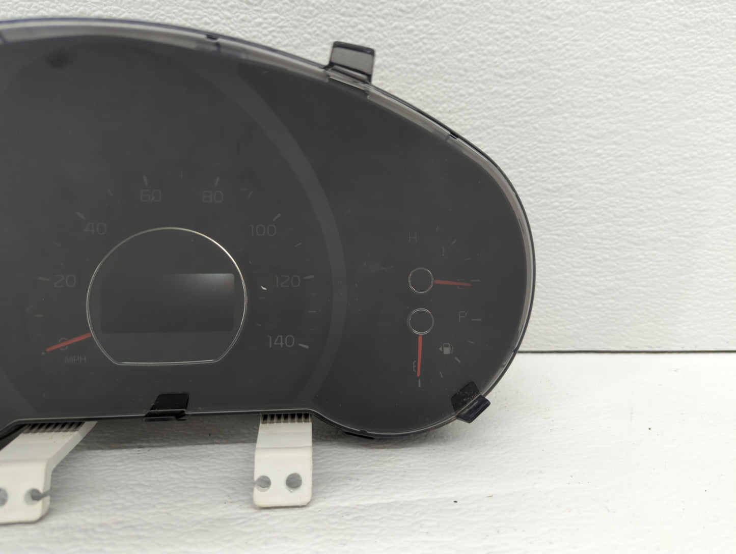 2014-2015 Kia Soul Instrument Cluster Speedometer Gauges P/N:94006-B2510 94006-B2520 Fits Fits 2014 2015 OEM Used Auto Parts