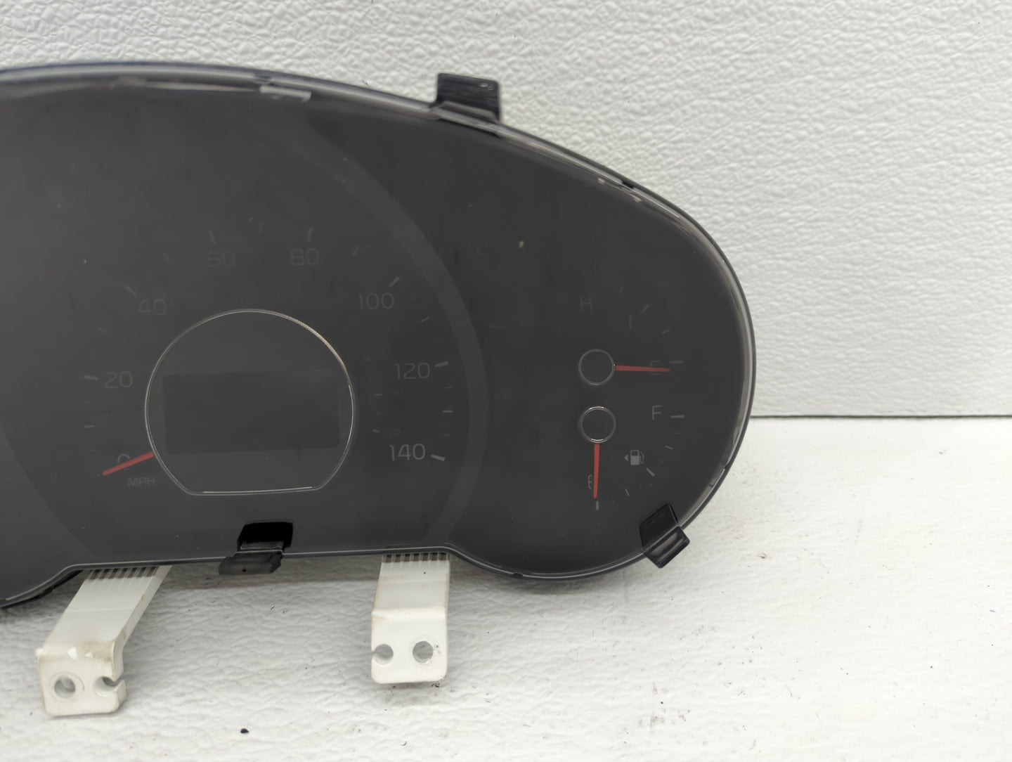 2014-2015 Kia Soul Instrument Cluster Speedometer Gauges P/N:94006-B2540 Fits Fits 2014 2015 OEM Used Auto Parts - Oemusedau