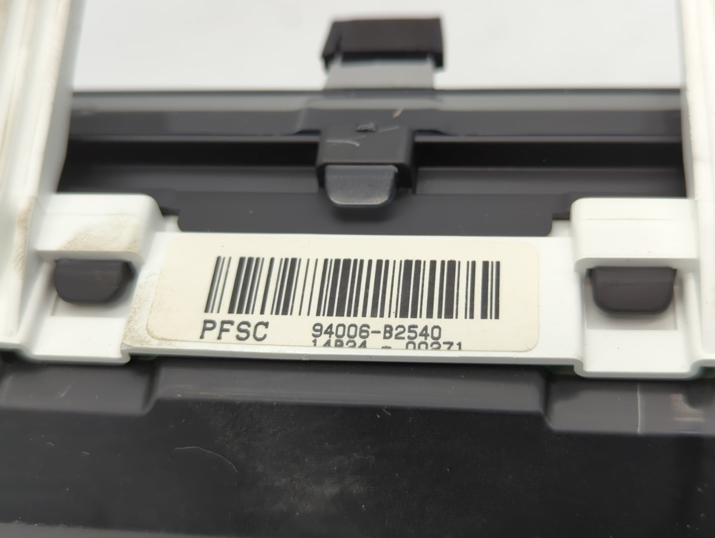 2014-2015 Kia Soul Instrument Cluster Speedometer Gauges P/N:94006-B2540 Fits Fits 2014 2015 OEM Used Auto Parts - Oemusedau