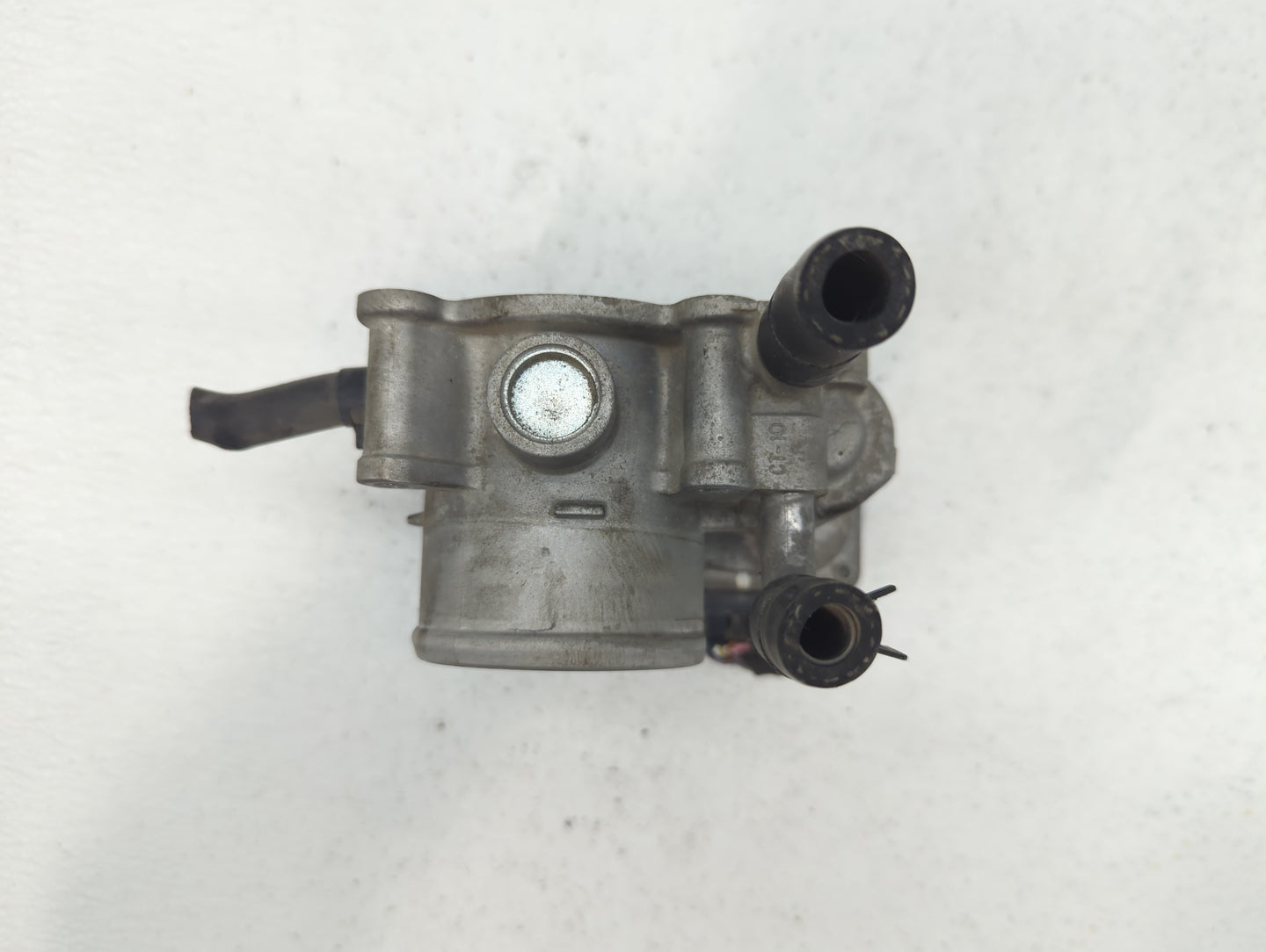 2012-2019 Kia Soul Throttle Body P/N:35100-2B300 Fits Fits 2012 2013 2014 2015 2016 2017 2018 2019 OEM Used Auto Parts - Oem