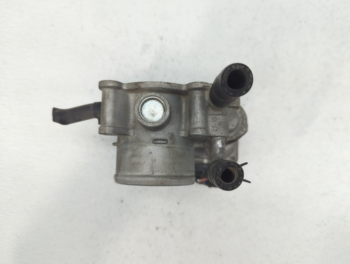 2012-2019 Kia Soul Throttle Body P/N:35100-2B300 Fits Fits 2012 2013 2014 2015 2016 2017 2018 2019 OEM Used Auto Parts - Oem